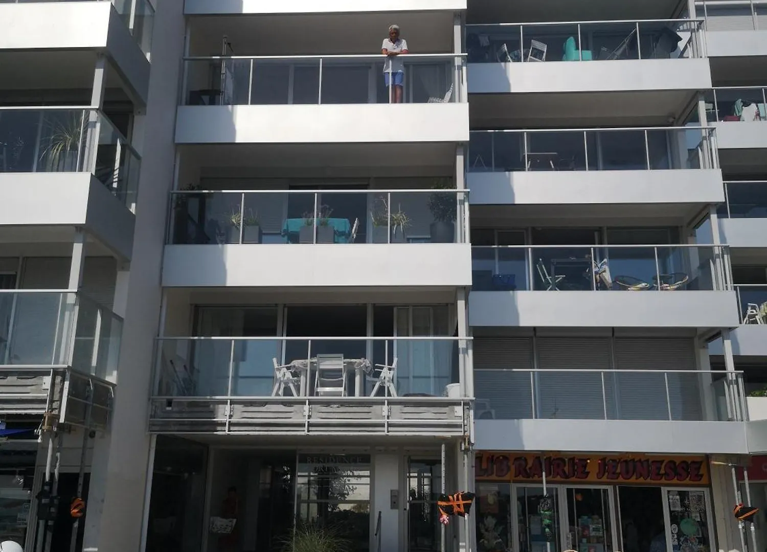 T2 balcon vue sur mer actuellement gênée par un échafaudage parking et entrée sécurisés tout à pied Quiberon França